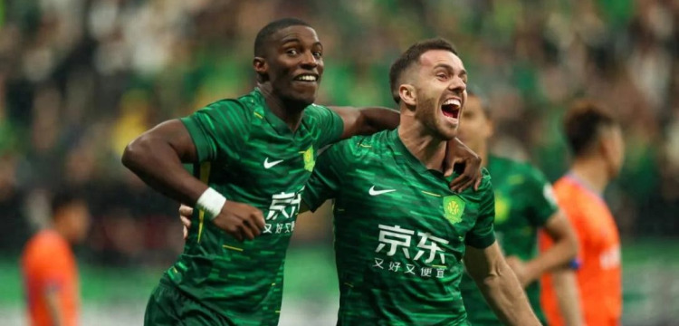 皇马客场3-0击败毕巴，阿诺德表现神勇但伤退，展现世界级水准，但伤病困扰持续。