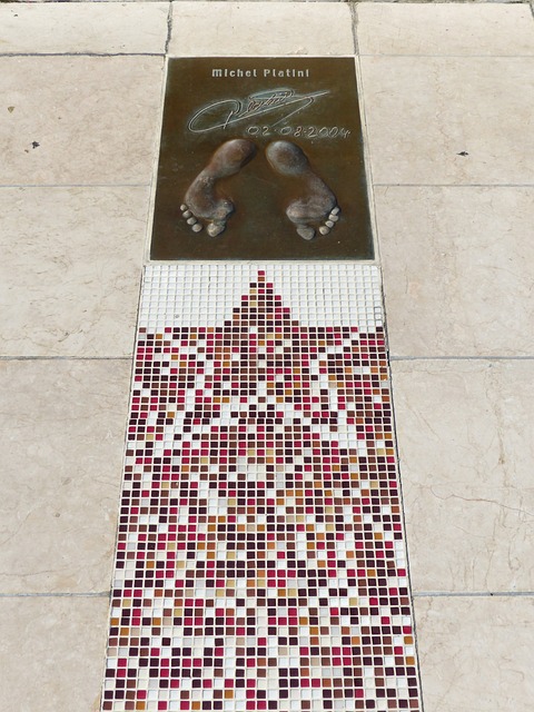 朝着不利方 朝着不利方